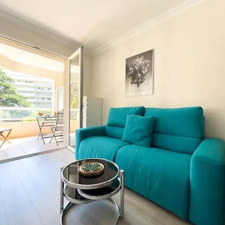 Apartment Avec Terrasse Et Vue Arboree