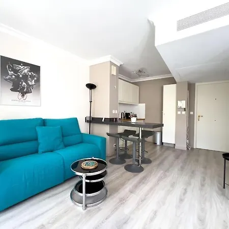 Apartment Avec Terrasse Et Vue Arboree